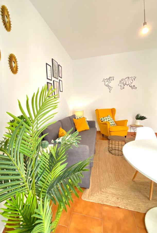 Comfortable Studio Old Town, Parking Optional Sevilha Exterior foto