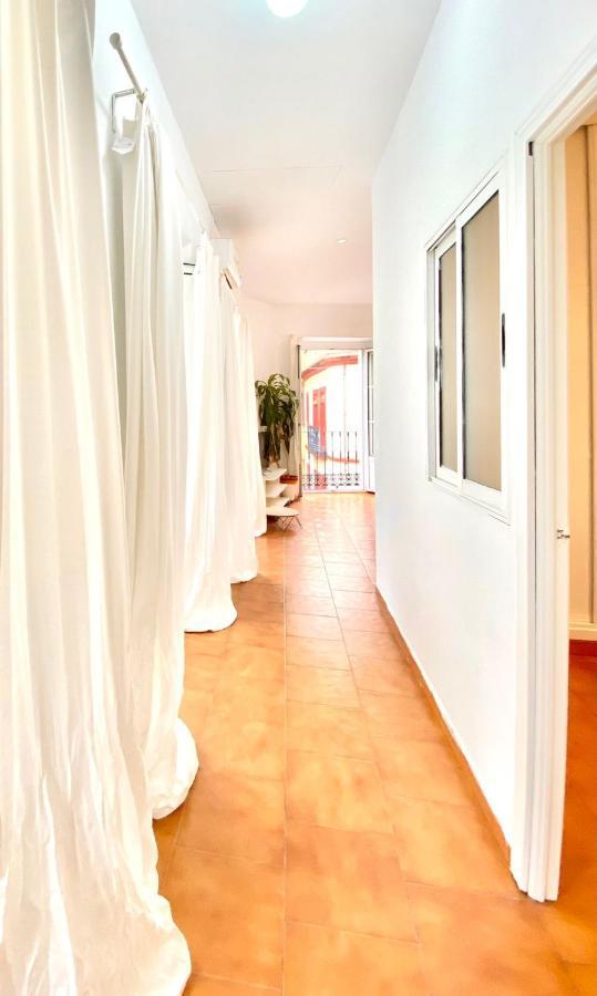 Comfortable Studio Old Town, Parking Optional Sevilha Exterior foto