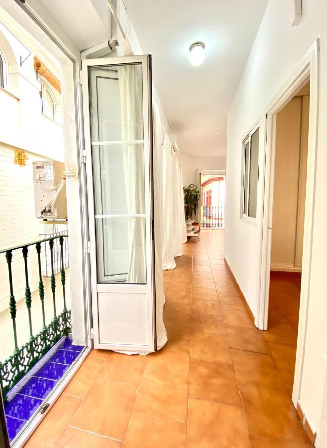 Comfortable Studio Old Town, Parking Optional Sevilha Exterior foto