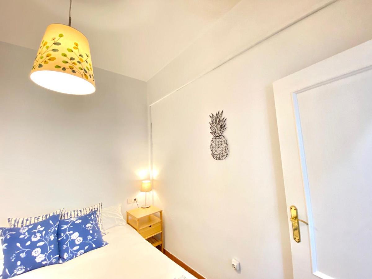 Comfortable Studio Old Town, Parking Optional Sevilha Exterior foto