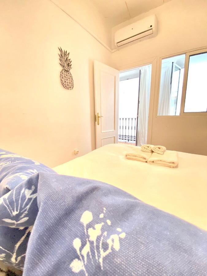 Comfortable Studio Old Town, Parking Optional Sevilha Exterior foto