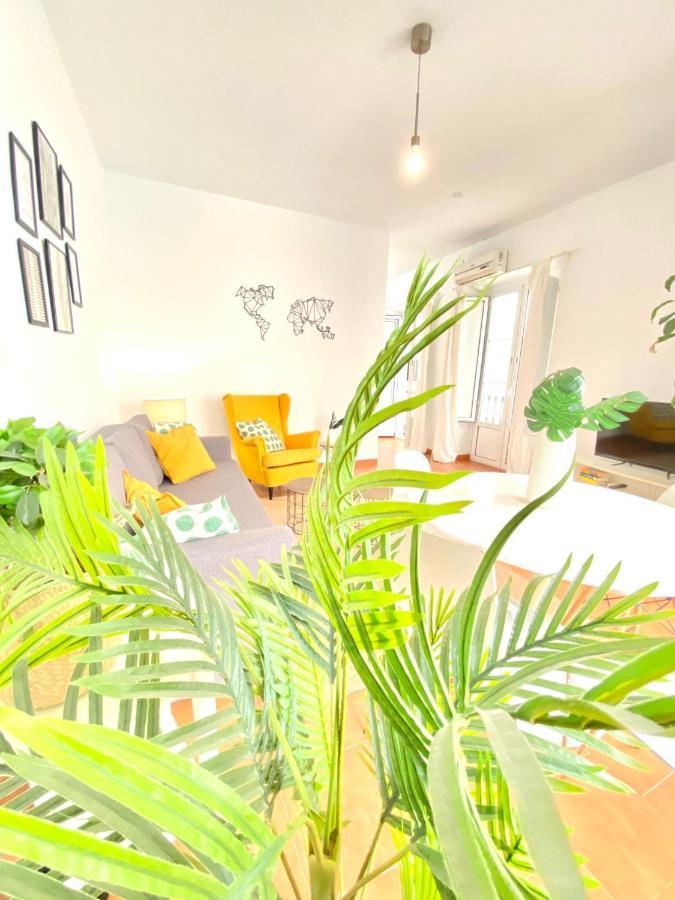 Comfortable Studio Old Town, Parking Optional Sevilha Exterior foto