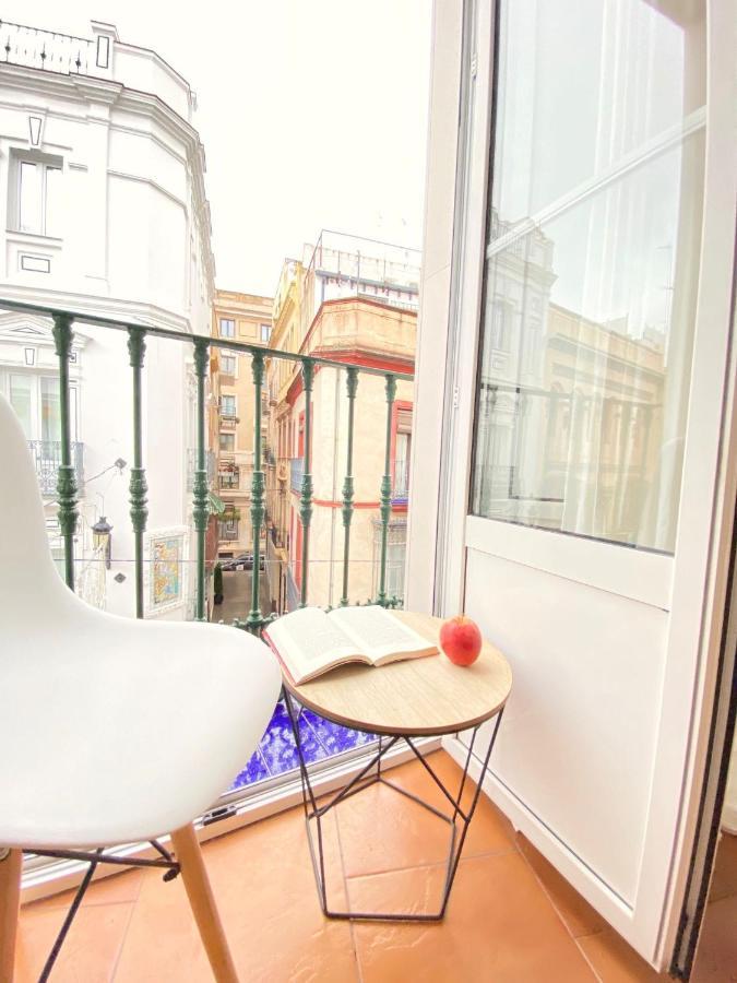 Comfortable Studio Old Town, Parking Optional Sevilha Exterior foto