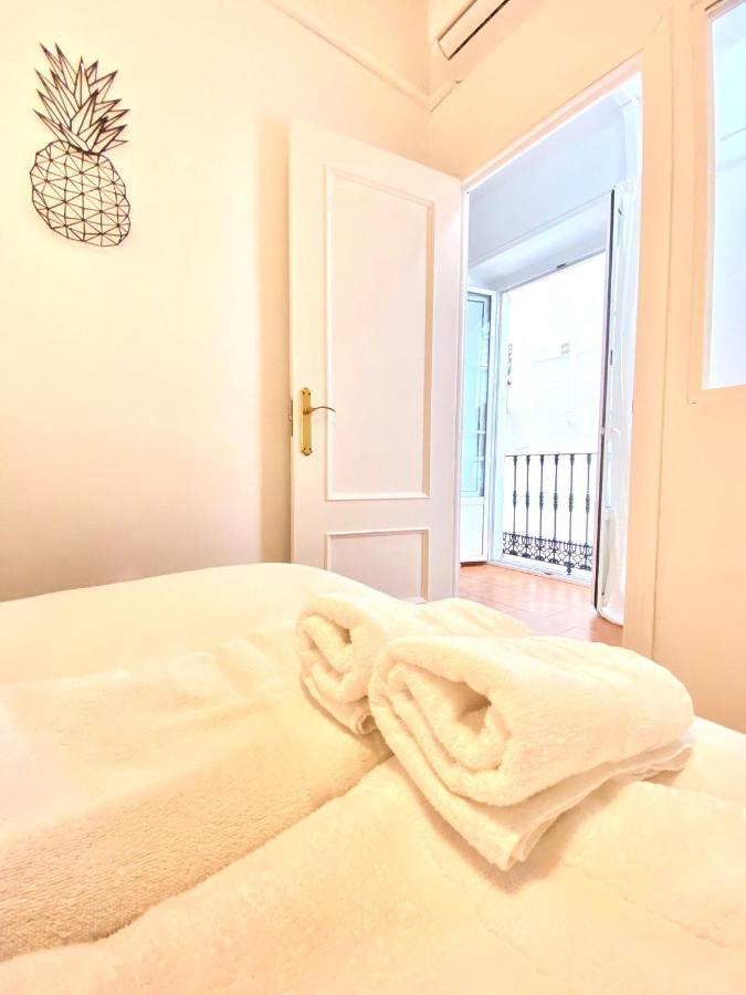 Comfortable Studio Old Town, Parking Optional Sevilha Exterior foto