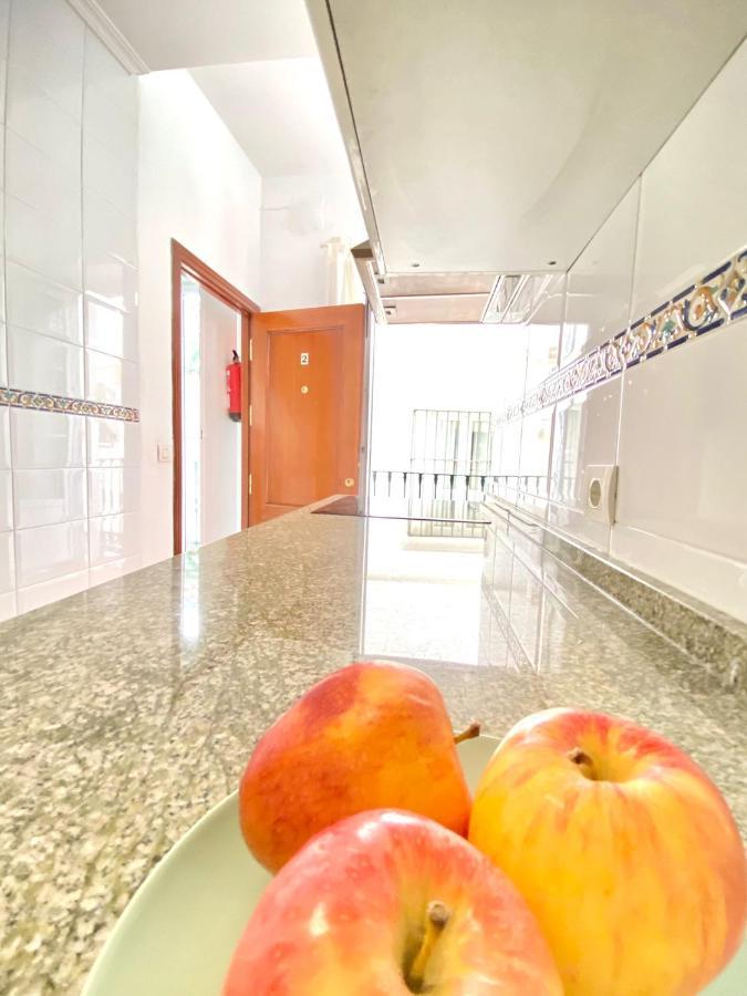 Comfortable Studio Old Town, Parking Optional Sevilha Exterior foto