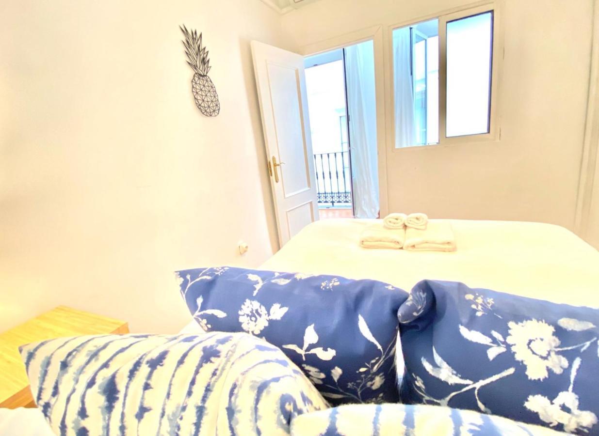 Comfortable Studio Old Town, Parking Optional Sevilha Exterior foto