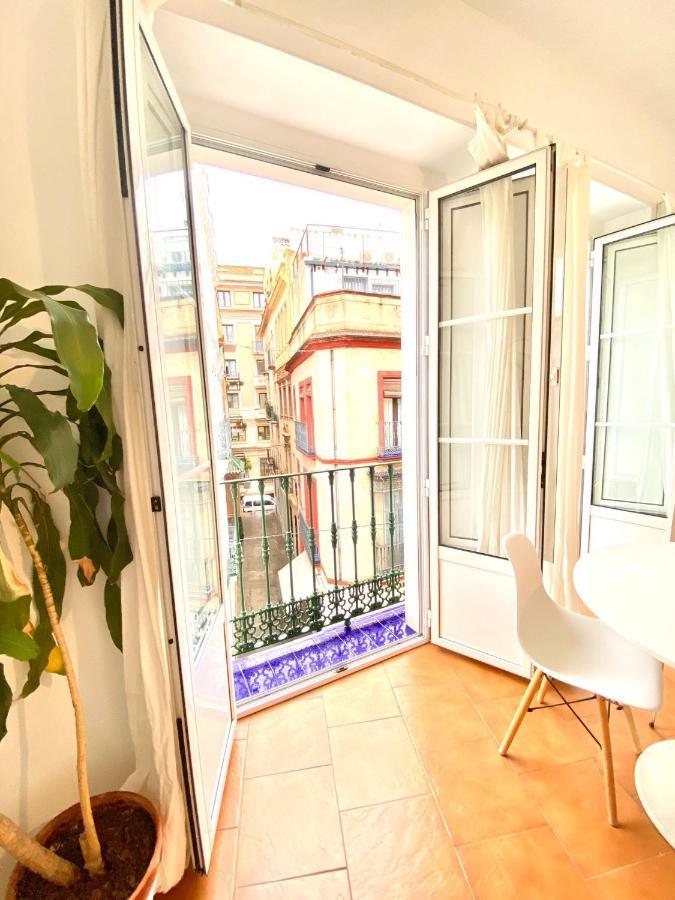 Comfortable Studio Old Town, Parking Optional Sevilha Exterior foto