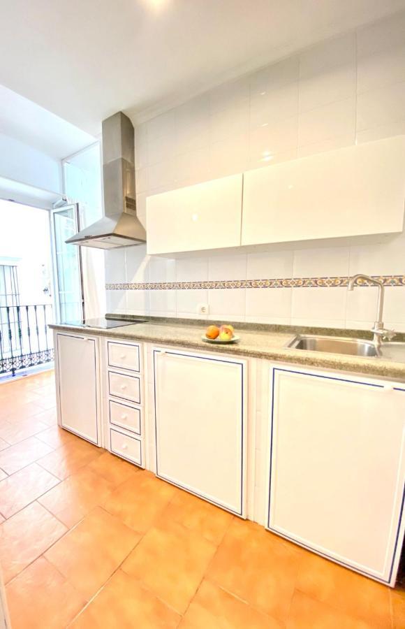 Comfortable Studio Old Town, Parking Optional Sevilha Exterior foto